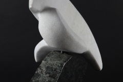 "Balans", marmur, serpentynit, 52x50x33 cm, 2020