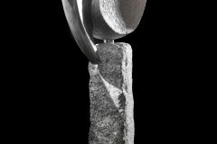Balans, aluminium, kamień,185x80x30 cm, 2018-2020, fot P. Wyszomirski
