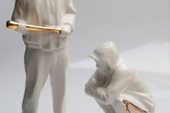 „Slavsquad”, porcelana szkliwiona i złocona,  2020