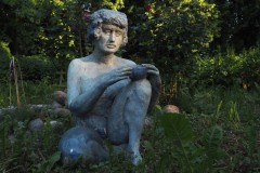 Błękitna filiżanka, rzeźba ogrodowa, sztuczny kamień